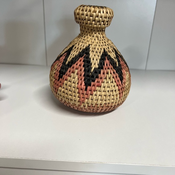 Vintage Zulu herb basket/container with lid - Picture 8 of 8